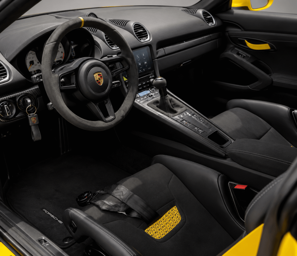 Porsche 718 Cayman GT4 RS 2023