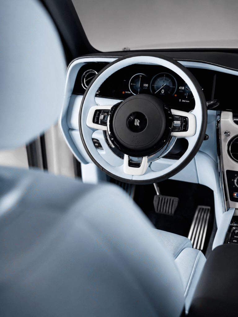 Rolls Royce Cullinan Silver Badge 2025